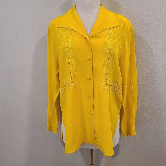 Suzelle Tops - Suzelle Vintage 80's Embroidered Button Front Blouse